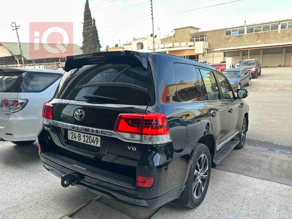 تويوتا لاندكروزر